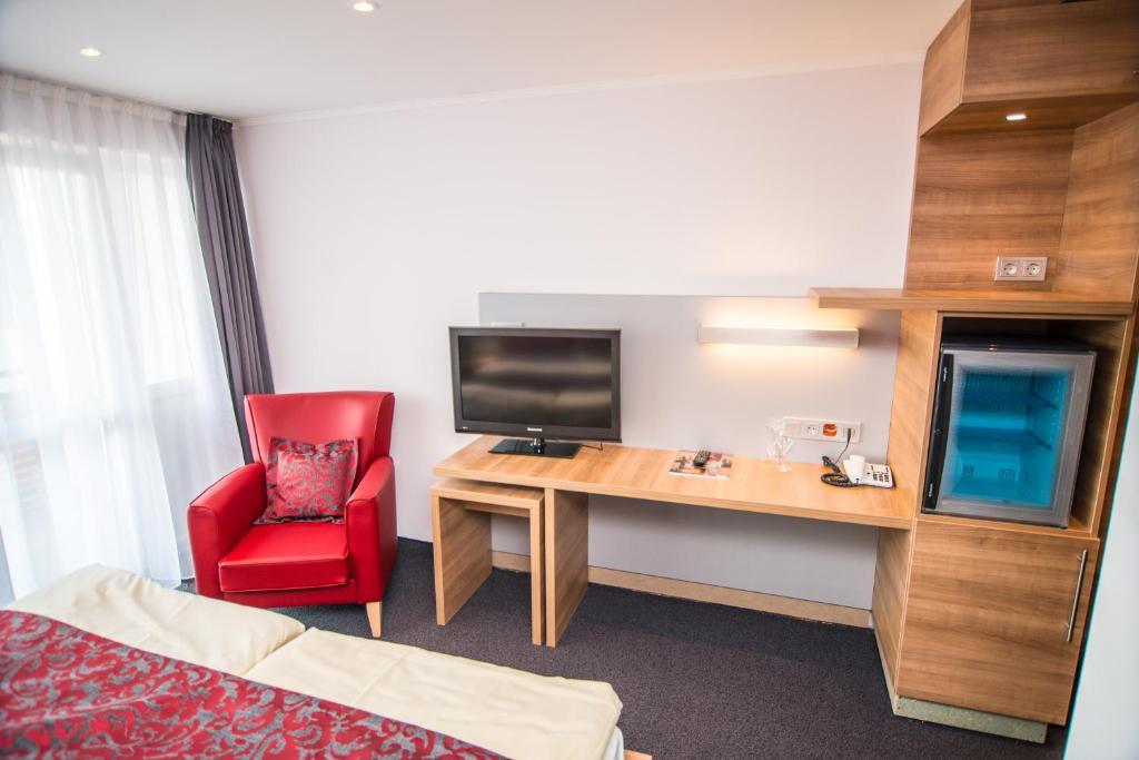 Hotel Hellers Krug Holzminden Room photo