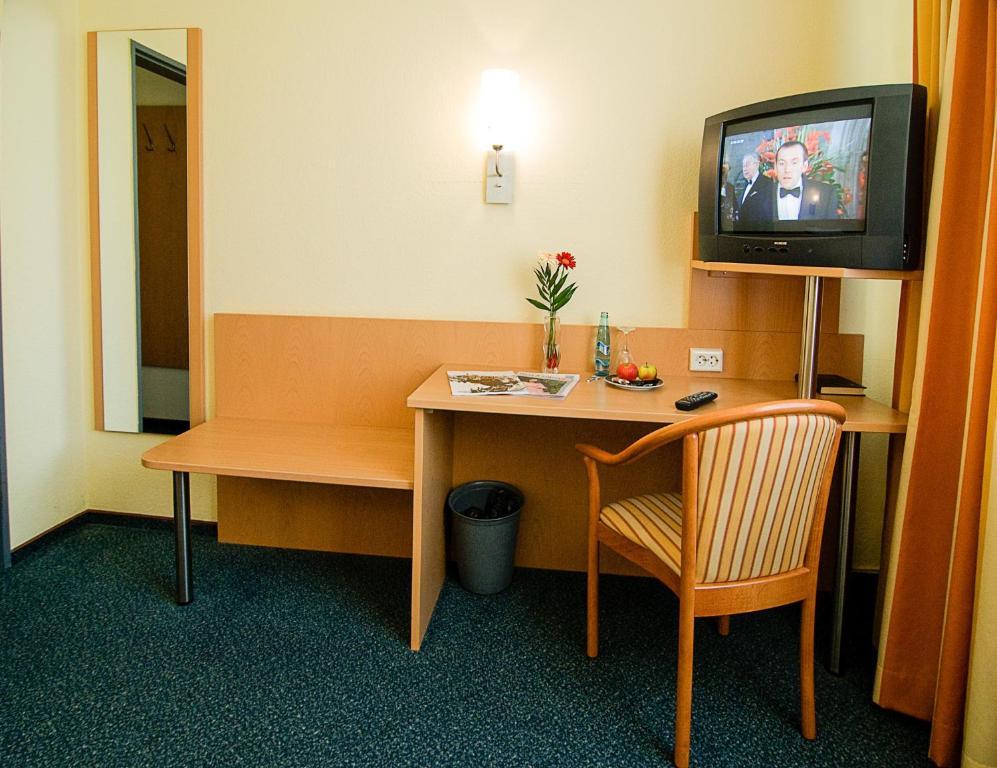 Hotel Hellers Krug Holzminden Room photo