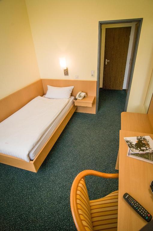 Hotel Hellers Krug Holzminden Room photo