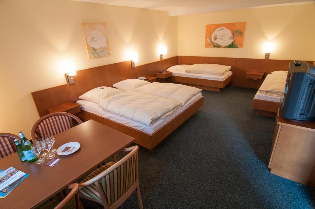 Hotel Hellers Krug Holzminden Room photo
