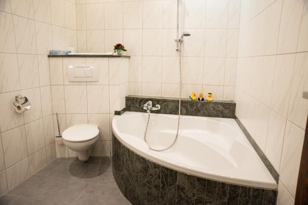 Hotel Hellers Krug Holzminden Room photo
